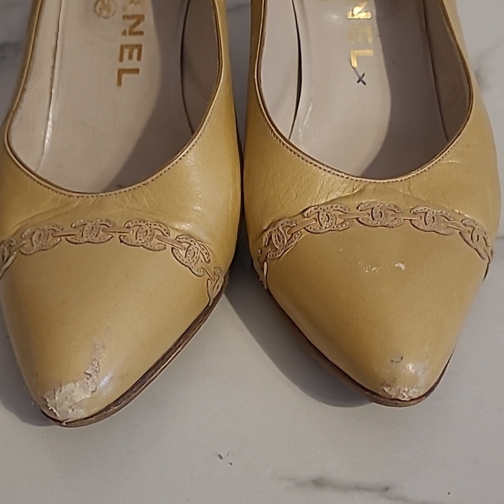Chanel Vintage 1980's Golden Yellow Leather Pointed Toe Pumps Heels Wmn 6 - Picture 4 of 16